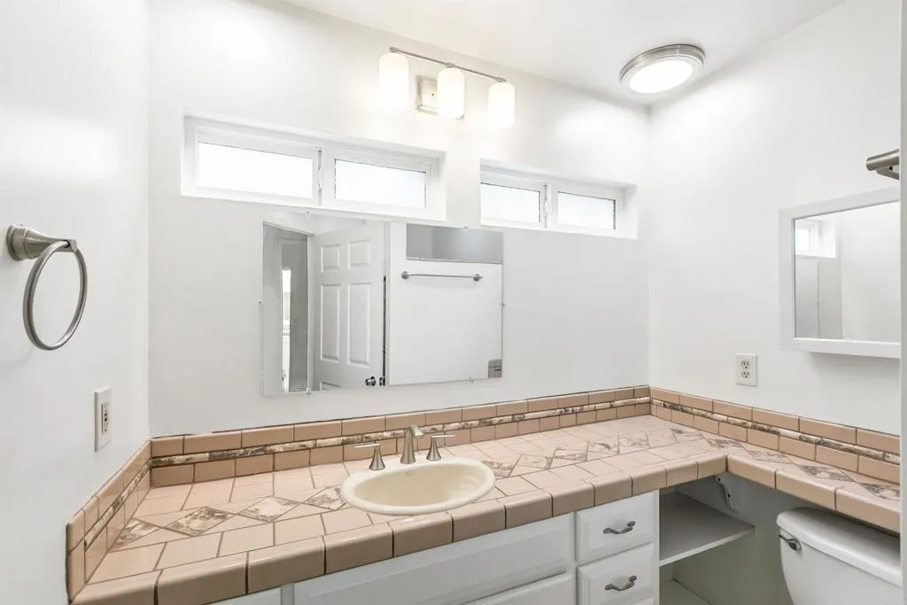 https://cdn.realtyfeed.com/cdn/127/306504018/7d2fbd271f203954becd5f9d90463f3d.webp