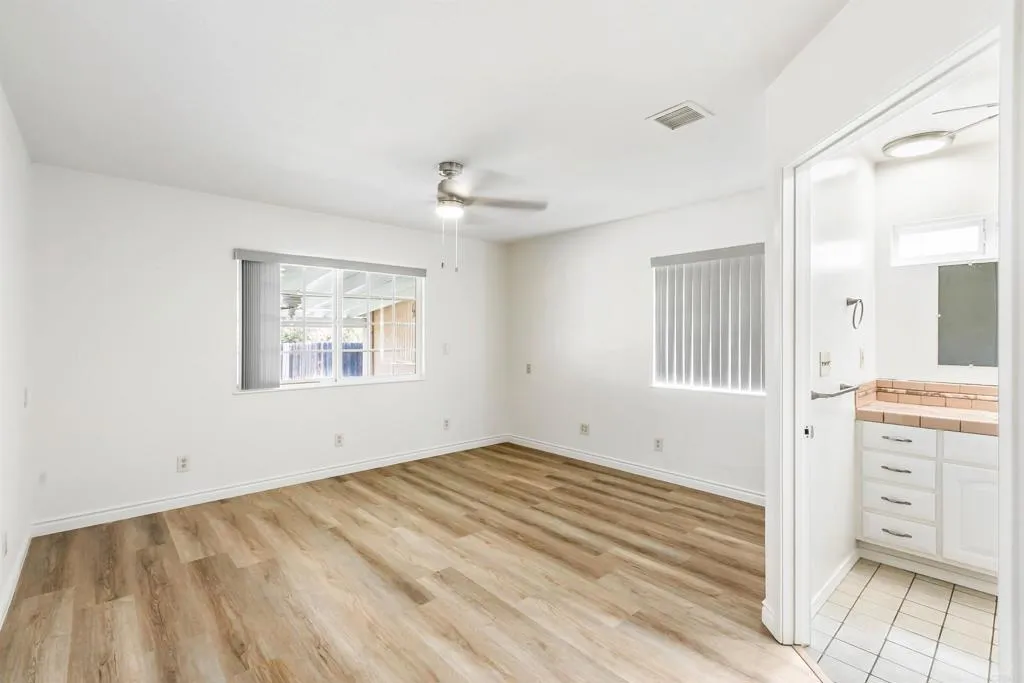 https://cdn.realtyfeed.com/cdn/127/306504018/e394c3991fd698f95f8df4f0421ad785.webp