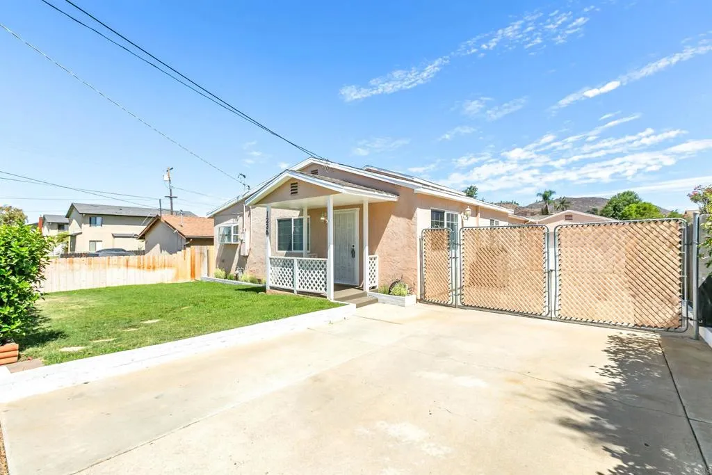 https://cdn.realtyfeed.com/cdn/127/306504018/f17a12f1bc136b33fa3257d31b3596c4.webp