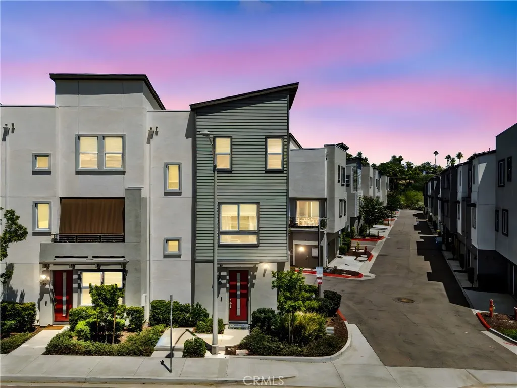 MLS: SW25168393 Condo For Sale