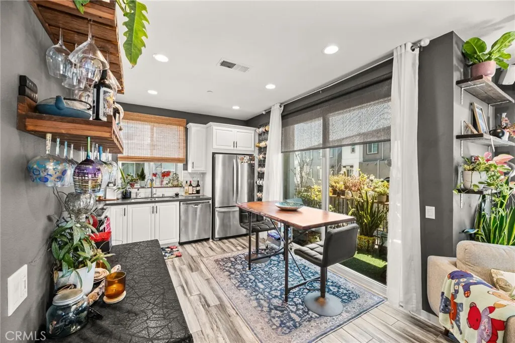 https://cdn.realtyfeed.com/cdn/127/306504026/7c4d00b7c3d32d5e9cfbe78b7ba92248.webp