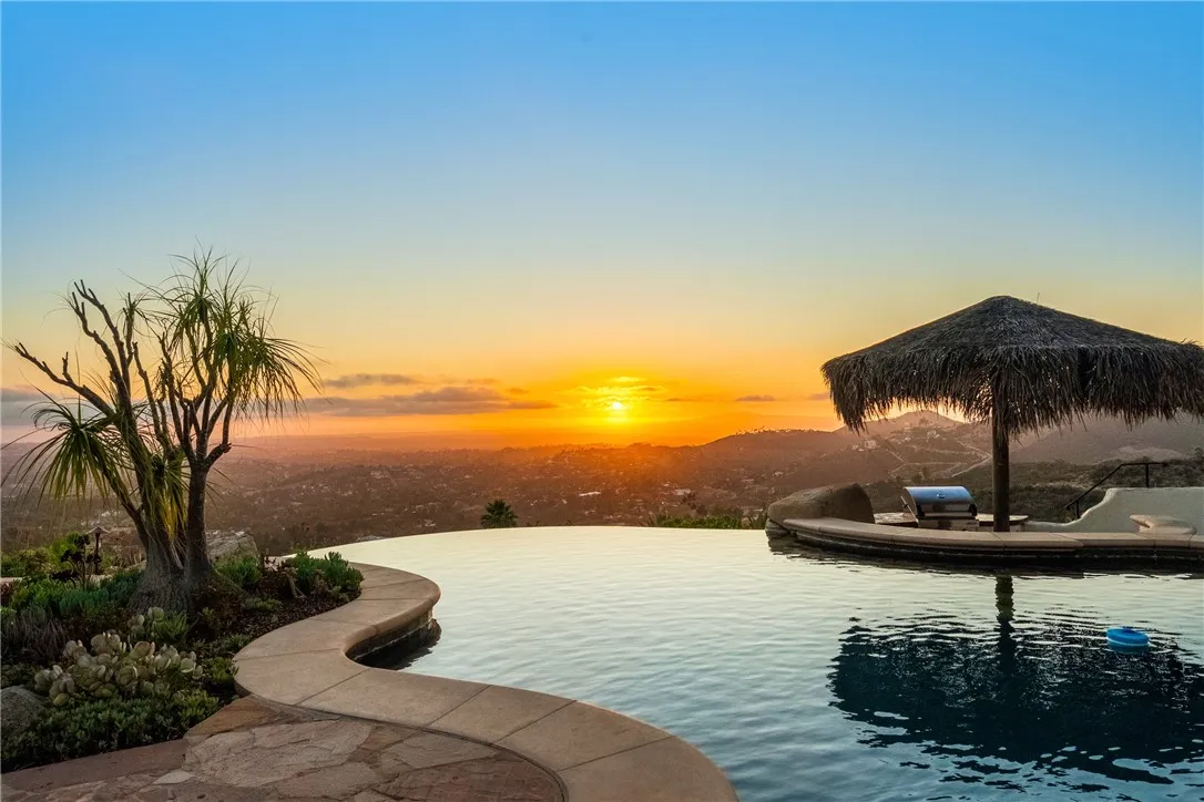 https://cdn.realtyfeed.com/cdn/127/306504084/352996954b144400064fe4fb270f6154.webp