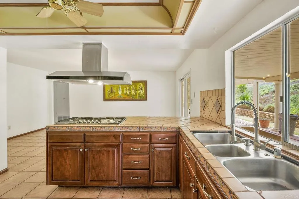 https://cdn.realtyfeed.com/cdn/127/306504104/9c39b34704e1bbcac630a8e70c36ef24.webp