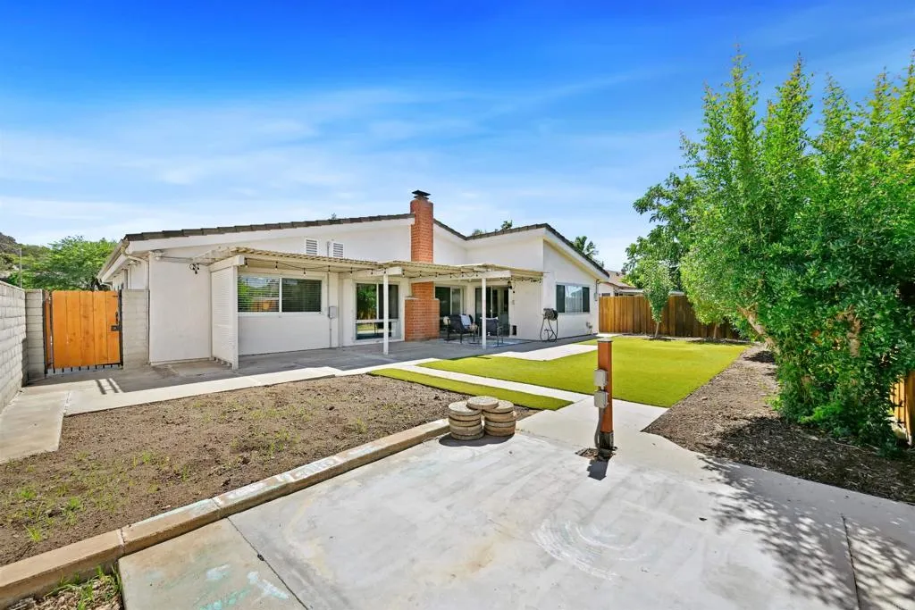 https://cdn.realtyfeed.com/cdn/127/306504311/c78f76860815b040e3b3bad26e4ebc82.webp