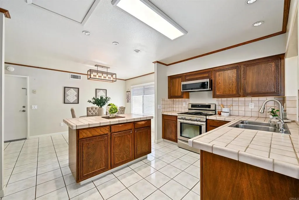 https://cdn.realtyfeed.com/cdn/127/306504311/d788dc44f1766af573c587db7f2a894f.webp