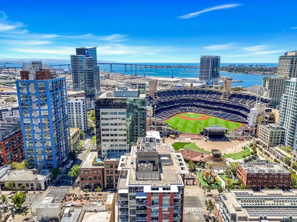 https://cdn.realtyfeed.com/cdn/127/306504354/c2cf846881829aa60c81f827e787b279.webp