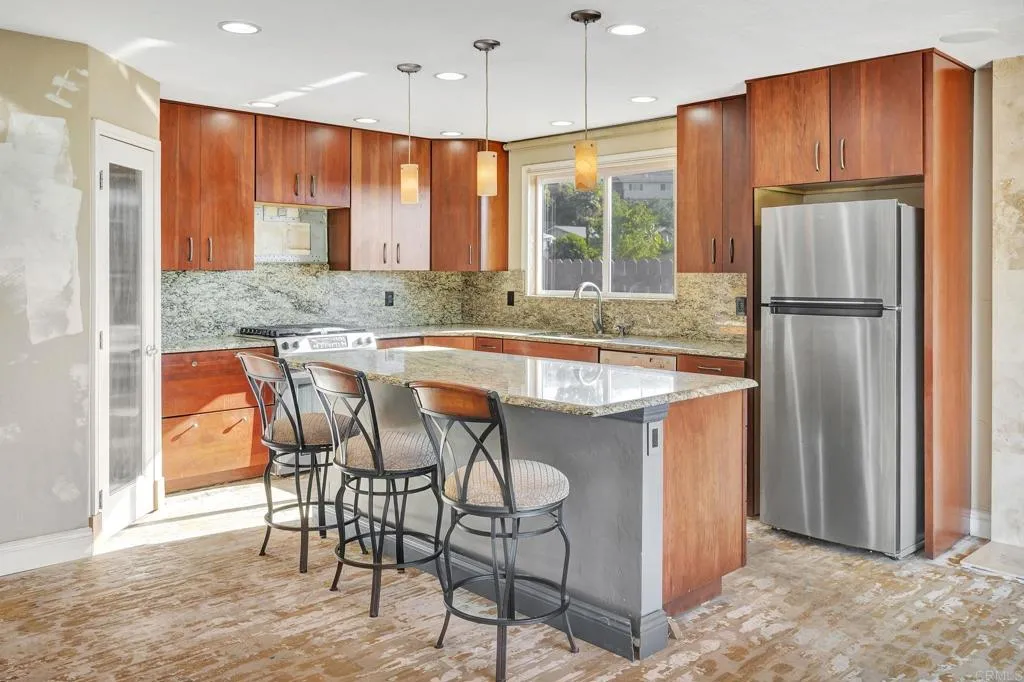 https://cdn.realtyfeed.com/cdn/127/306504472/49f06d5a856f9dea0f9c36eeffbc8008.webp