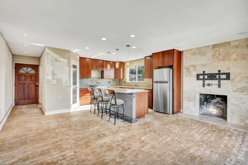 https://cdn.realtyfeed.com/cdn/127/306504472/57bbe1a534605b6bb82284efbc8f6c6f.webp
