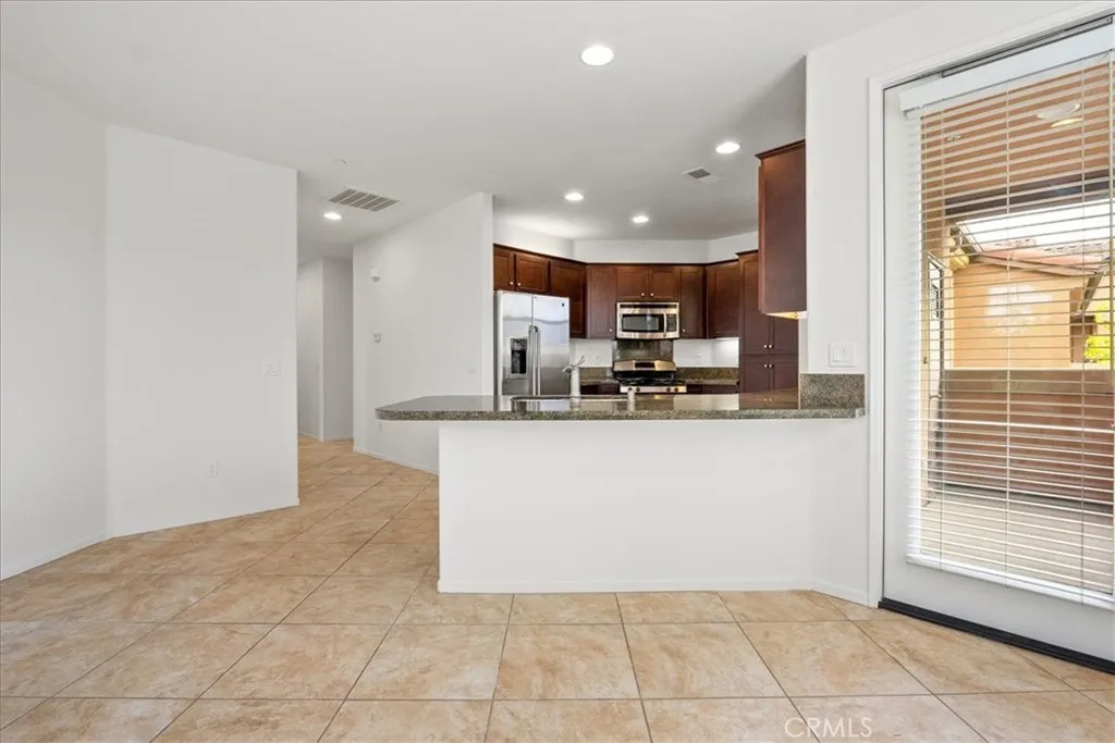 Photo #4: WS25169810 Listing 