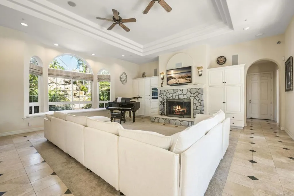 https://cdn.realtyfeed.com/cdn/127/306504596/0749f866ec520a68e24d0fae86ee879e.webp