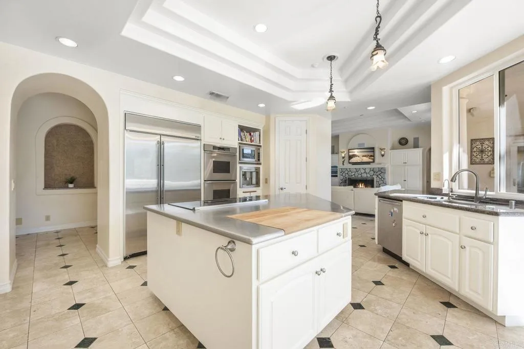 https://cdn.realtyfeed.com/cdn/127/306504596/83ab328d2d103b5bb6c5e8fc0a16cea9.webp