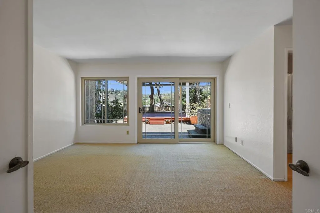 https://cdn.realtyfeed.com/cdn/127/306504748/82e69d7321f64390b97789112760d954.webp