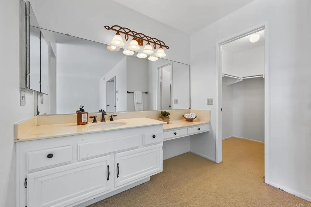 https://cdn.realtyfeed.com/cdn/127/306504748/83dfd3a9122ae13959439acb4ef5cc98.webp