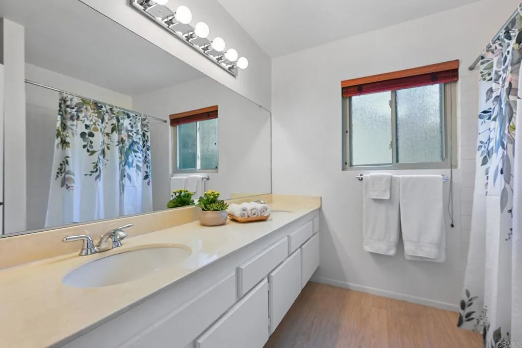 https://cdn.realtyfeed.com/cdn/127/306504748/a798fbd2faf1d28269043a6afe1c8f75.webp