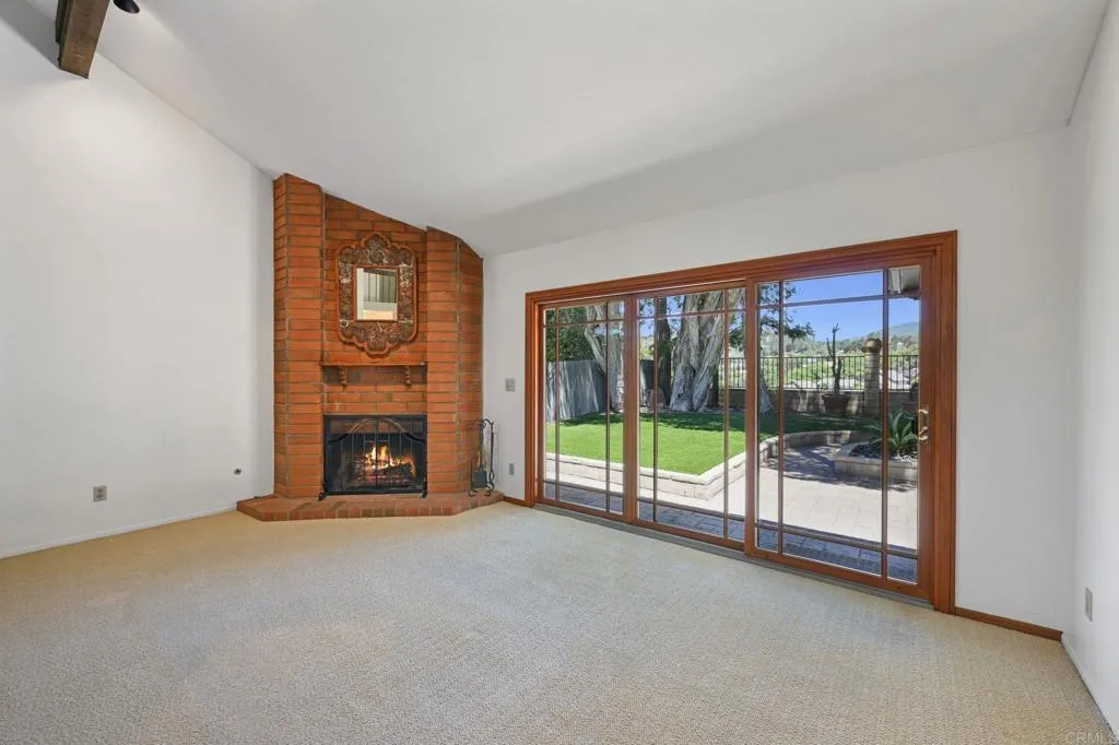 https://cdn.realtyfeed.com/cdn/127/306504748/fcfd312de2aa7e7b623805369c759ec8.webp