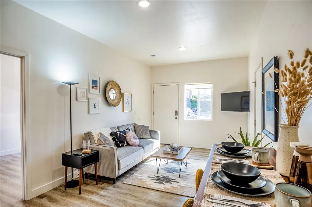 https://cdn.realtyfeed.com/cdn/127/306504877/d70c81b9ac57182b373928e4c14f8c64.webp