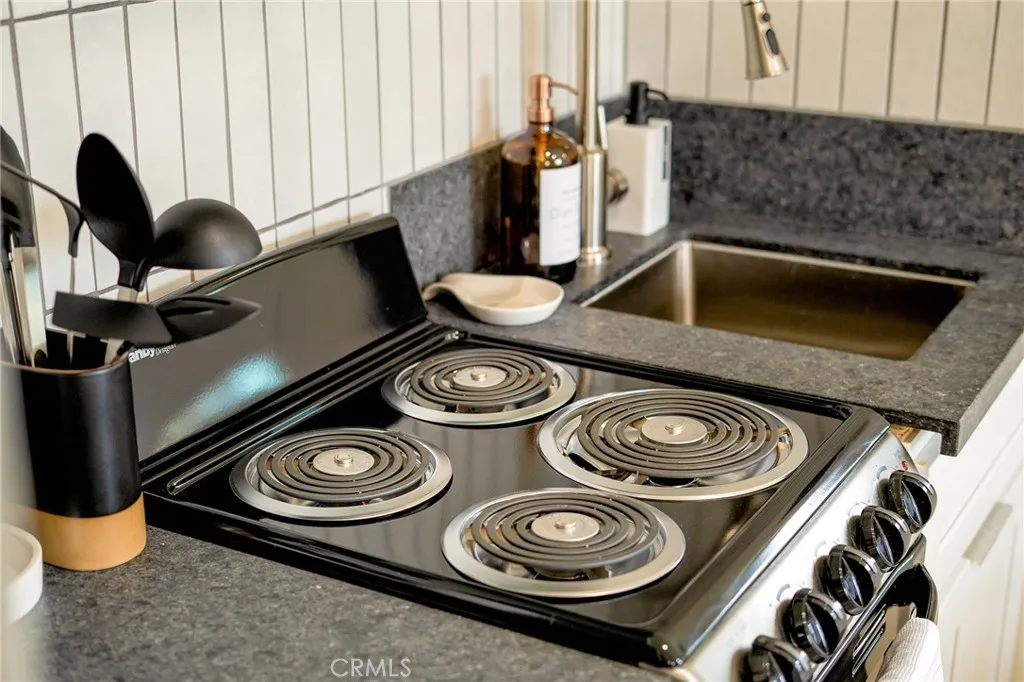 https://cdn.realtyfeed.com/cdn/127/306504877/e3edd1135494aa5316ae023e9bc11c31.webp
