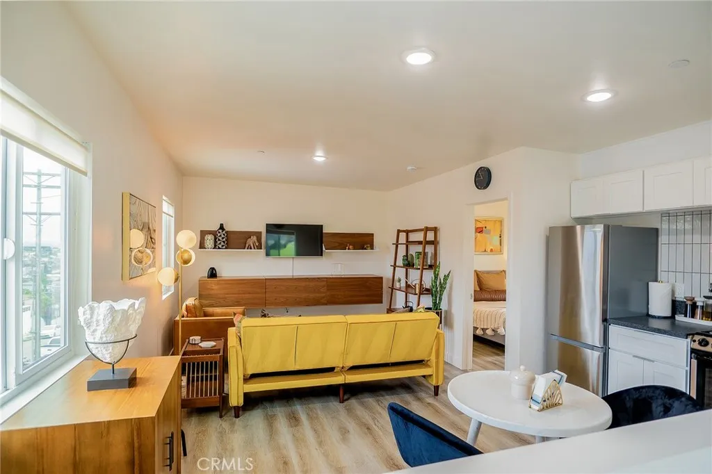 https://cdn.realtyfeed.com/cdn/127/306504877/fccb9047c708e25db2ae0dc676adcfed.webp