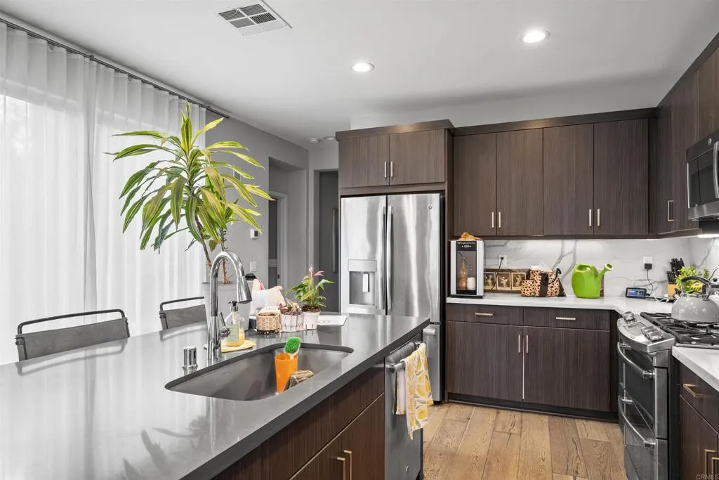 https://cdn.realtyfeed.com/cdn/127/306504948/7dc1a254450bd03ecce8986a4a5e9566.webp