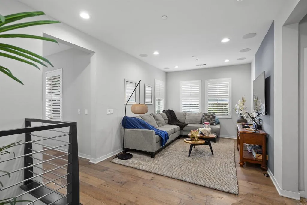 https://cdn.realtyfeed.com/cdn/127/306504948/affb3f1dfd56cc3b72c7cc4bb9f1e6c2.webp