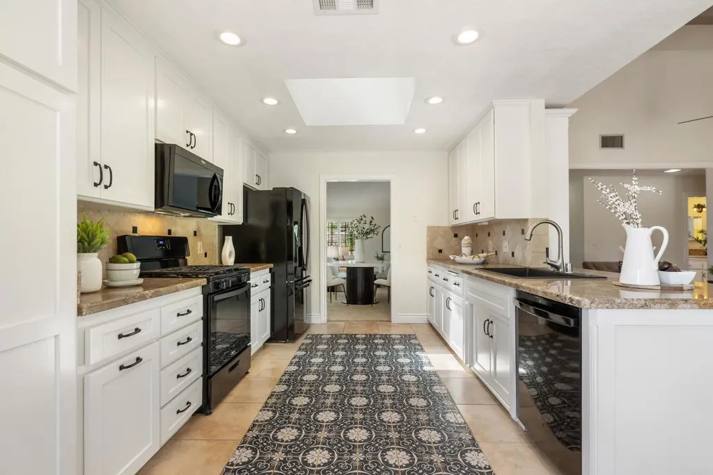 https://cdn.realtyfeed.com/cdn/127/306504951/d1aac3036ddf68c209f664a55d7444d2.webp