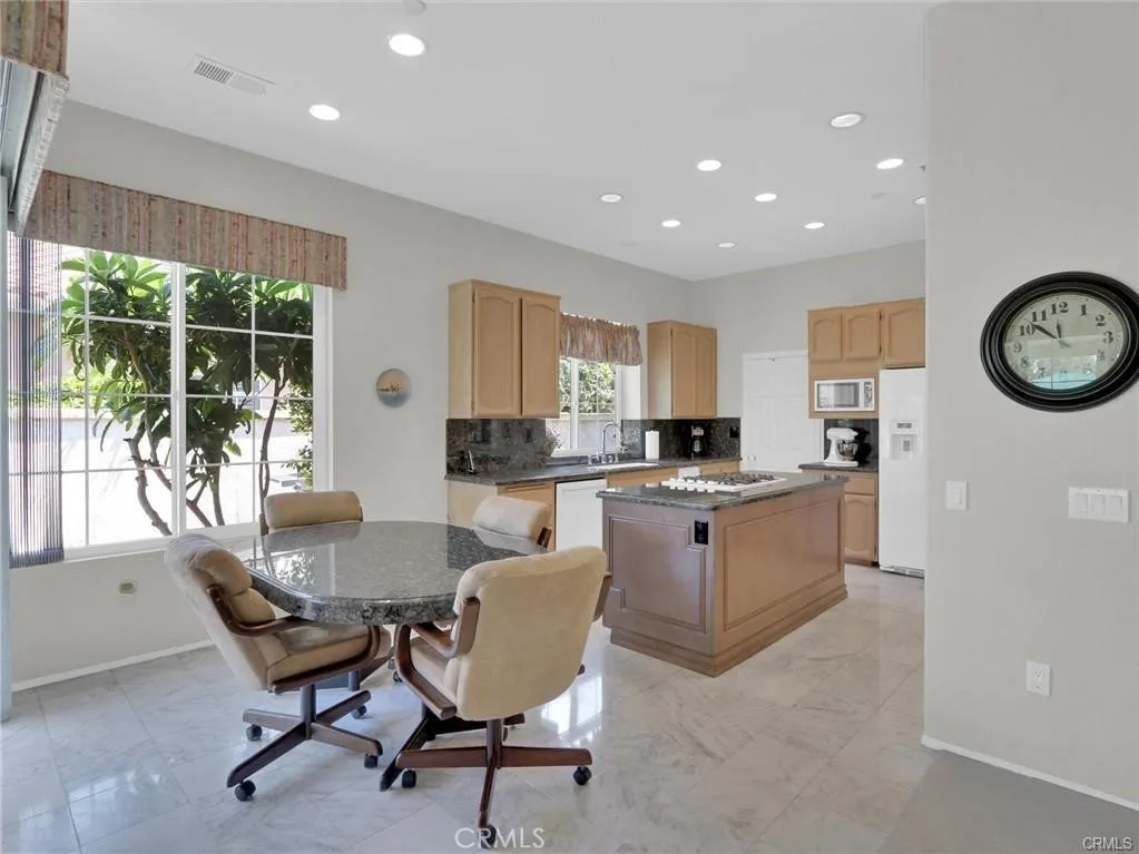 https://cdn.realtyfeed.com/cdn/127/306505010/2c93275b939e99fc61dfb463c4aea8c6.webp