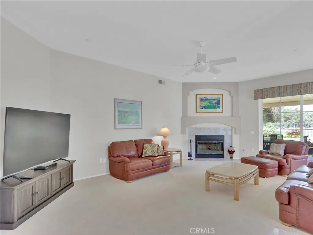 https://cdn.realtyfeed.com/cdn/127/306505010/4bda3efc6e63f4f329f9af415fa2a7ec.webp