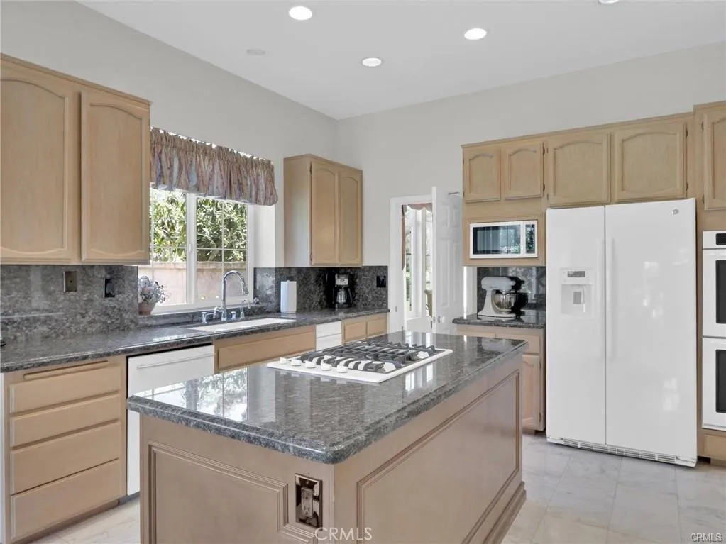 https://cdn.realtyfeed.com/cdn/127/306505010/c9c1e6edbfe11a293563cead772c1e4d.webp