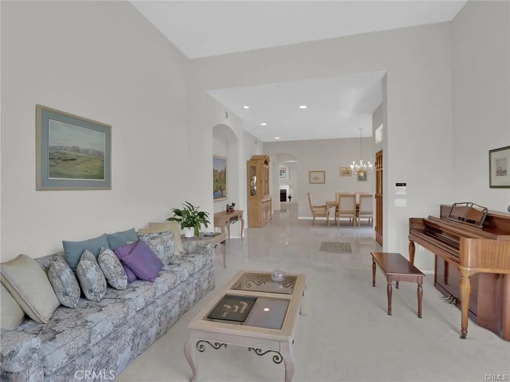 https://cdn.realtyfeed.com/cdn/127/306505010/ceadb8035b3cdbf72bd212cc05feb44c.webp