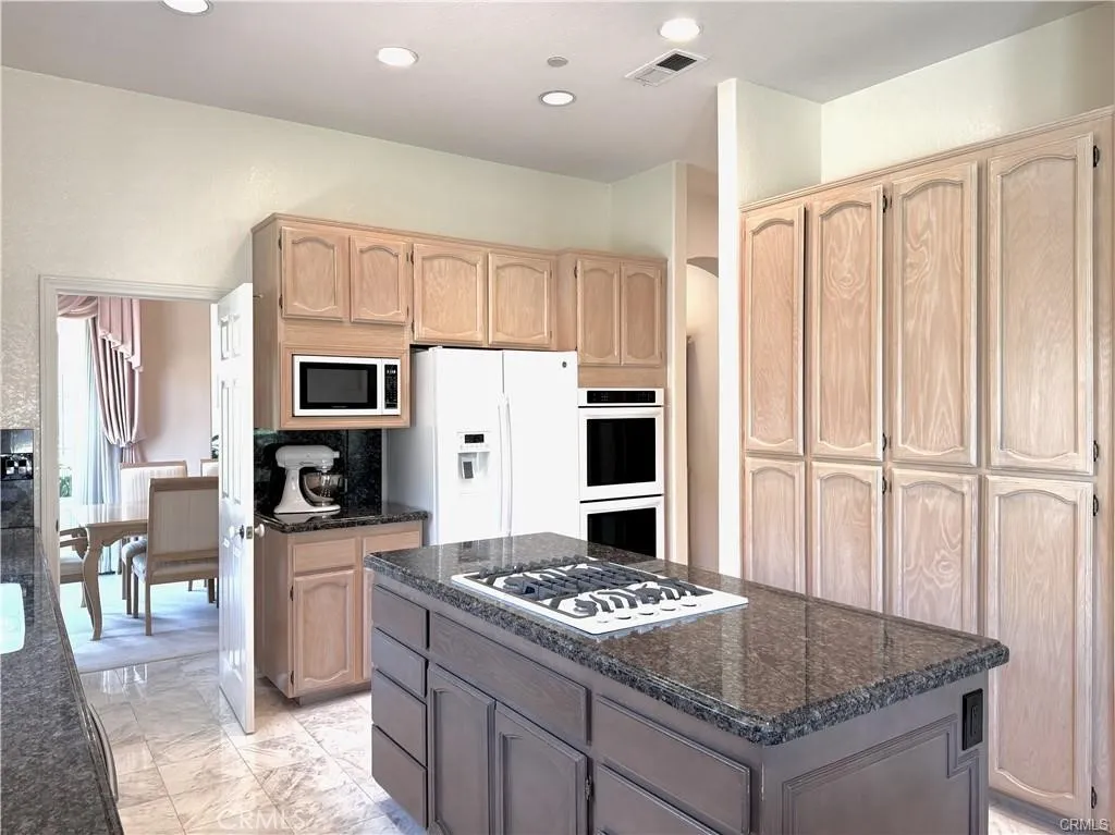 https://cdn.realtyfeed.com/cdn/127/306505010/d3b4f19fcb63e6ba703eb41db4546cb6.webp