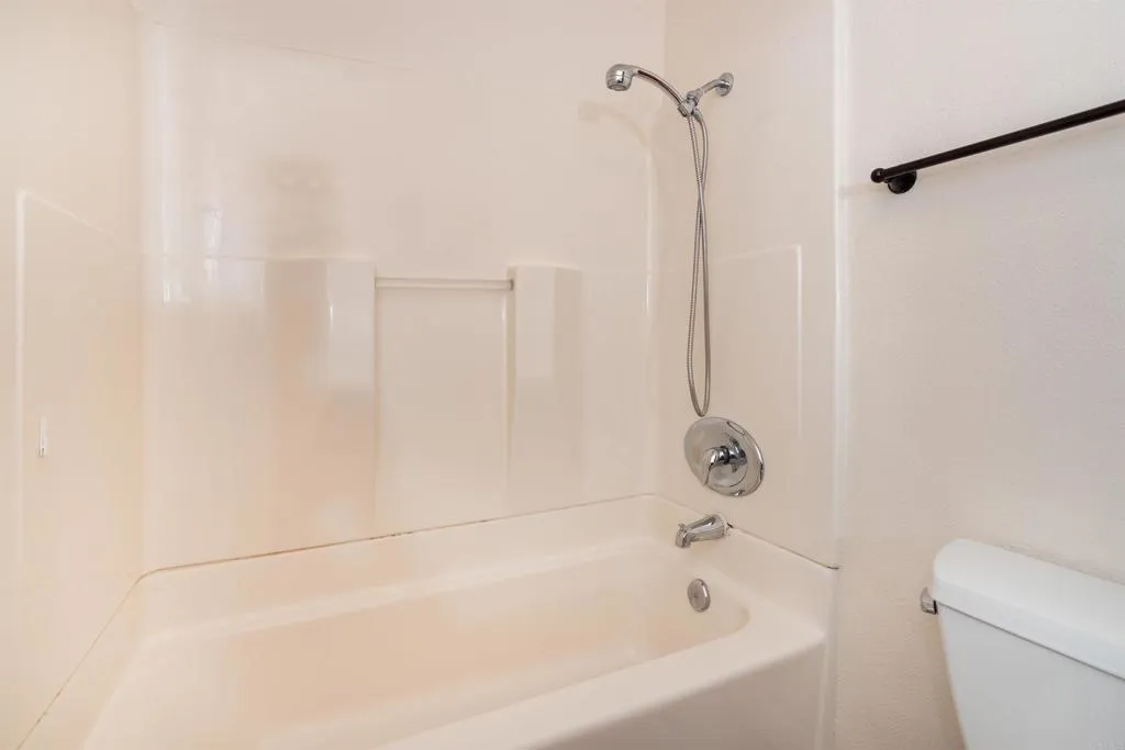 https://cdn.realtyfeed.com/cdn/127/306505067/9e61ab8e0e7a8e82462577c62dc20099.webp