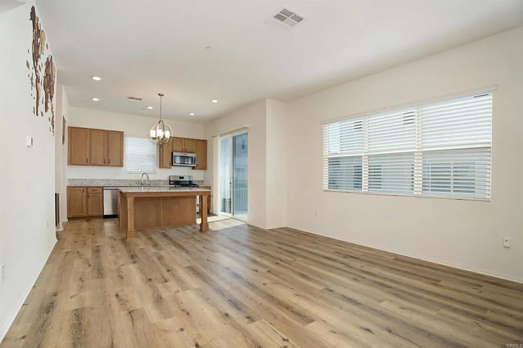 Photo #2: PTP2505754 Listing 