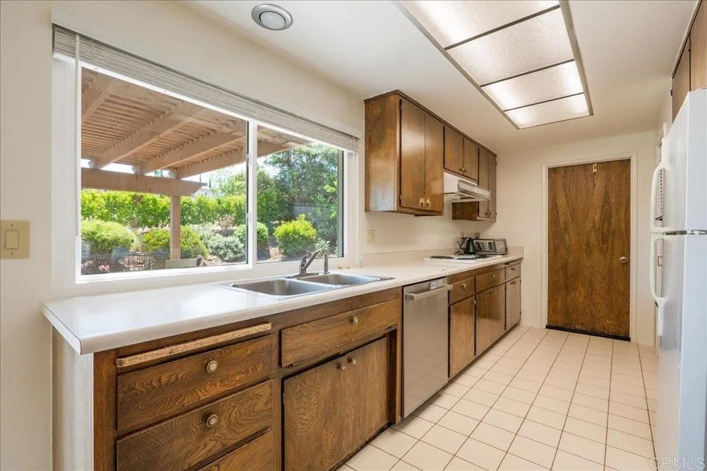 https://cdn.realtyfeed.com/cdn/127/306505166/710438bf92aad7e347b0d81851364497.webp