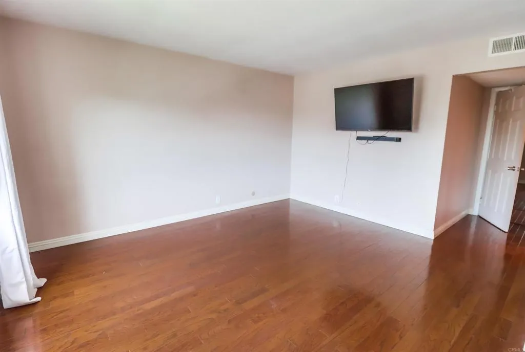Photo #8: PTP2505756 Listing: Photo #8