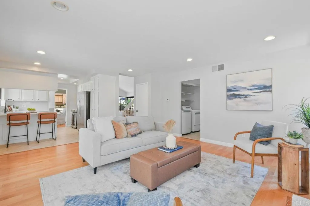 https://cdn.realtyfeed.com/cdn/127/306505536/0948b01a067a981938a81bf5319e4e23.webp