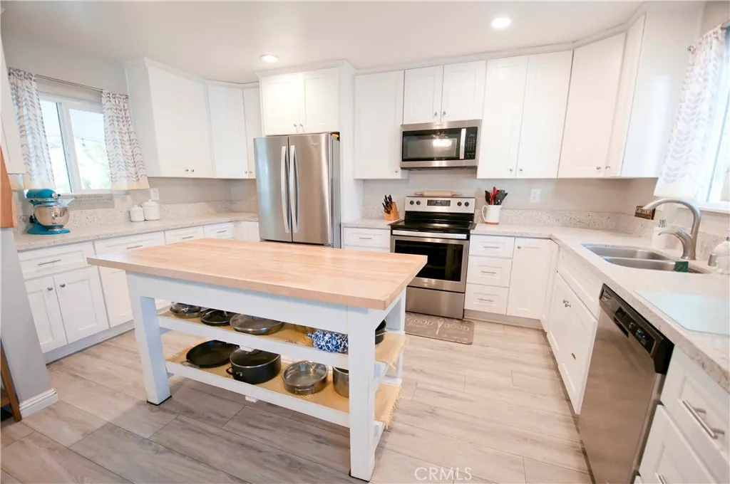 https://cdn.realtyfeed.com/cdn/127/306505598/d5dc65e4a101e9bbdf6289813180319b.webp