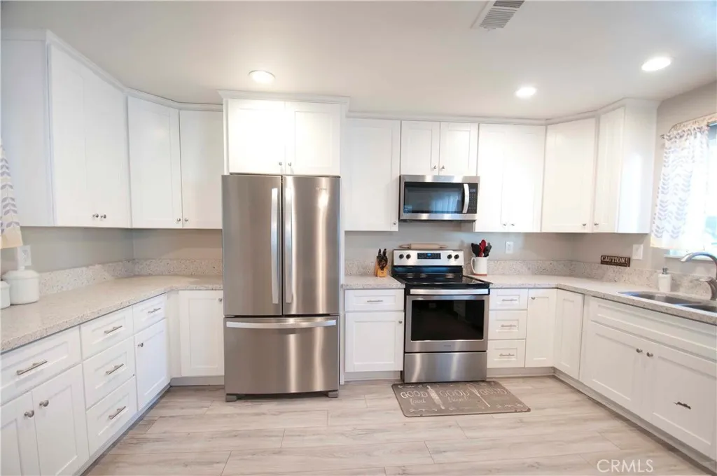 https://cdn.realtyfeed.com/cdn/127/306505598/d98f1b63109aee8021c999b588ec60cb.webp