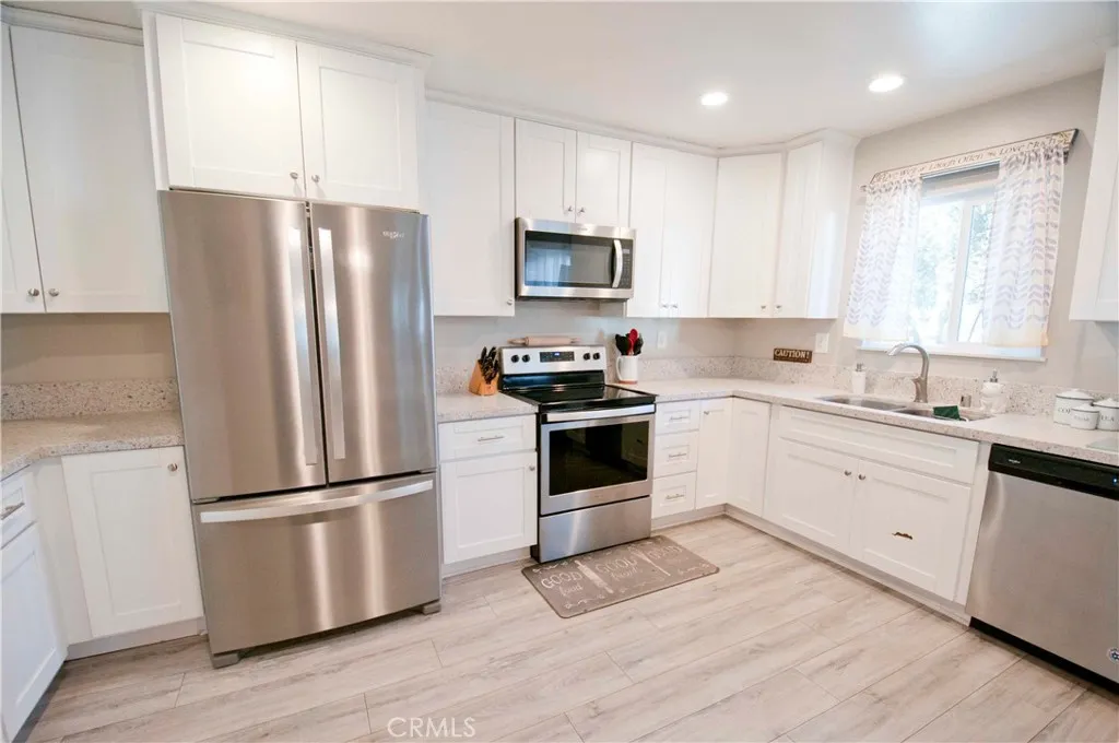 https://cdn.realtyfeed.com/cdn/127/306505598/f8b80596798b24755b3ac4854a06e811.webp