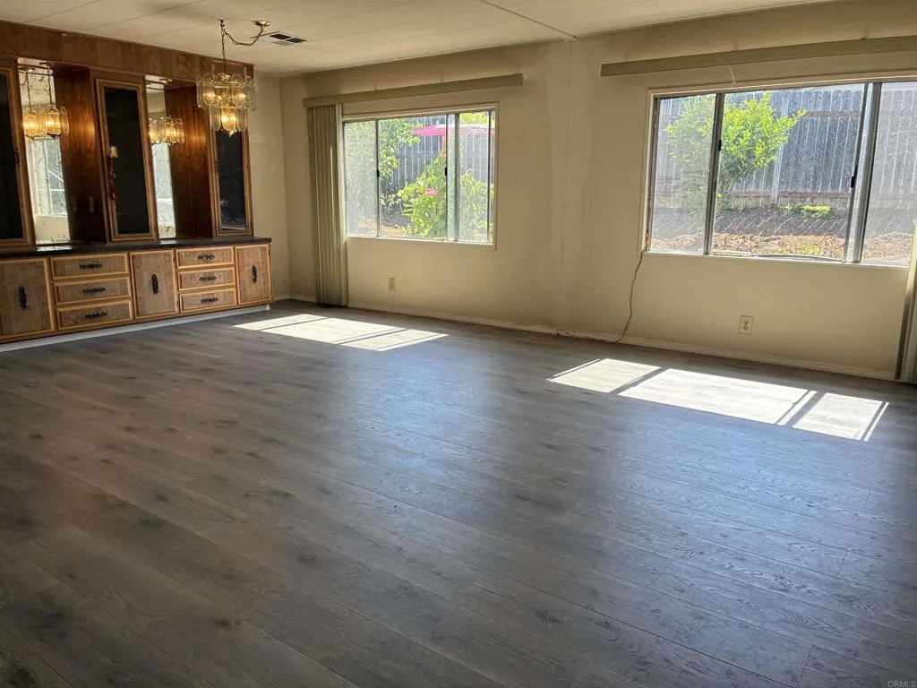 https://cdn.realtyfeed.com/cdn/127/306505713/5084d32453391f8c07c0592194cc9a6f.webp