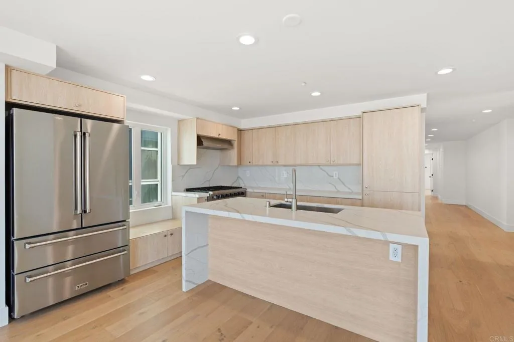 https://cdn.realtyfeed.com/cdn/127/306505724/1e9739e43a6cbee487a9db4154ccfe99.webp