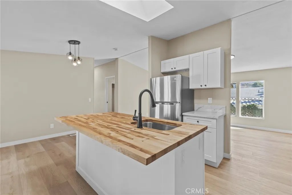 https://cdn.realtyfeed.com/cdn/127/306505777/1b17d325cc13f4bc9b518bb535ec6e5c.webp