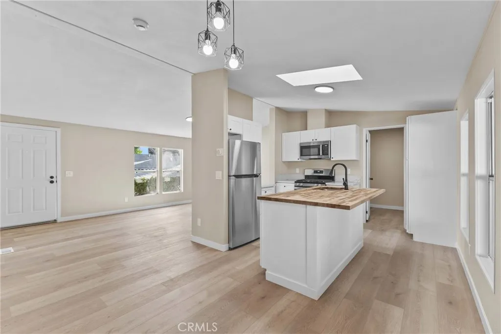 https://cdn.realtyfeed.com/cdn/127/306505777/82f5207ba89c25e1a5ec11ca38945e3e.webp