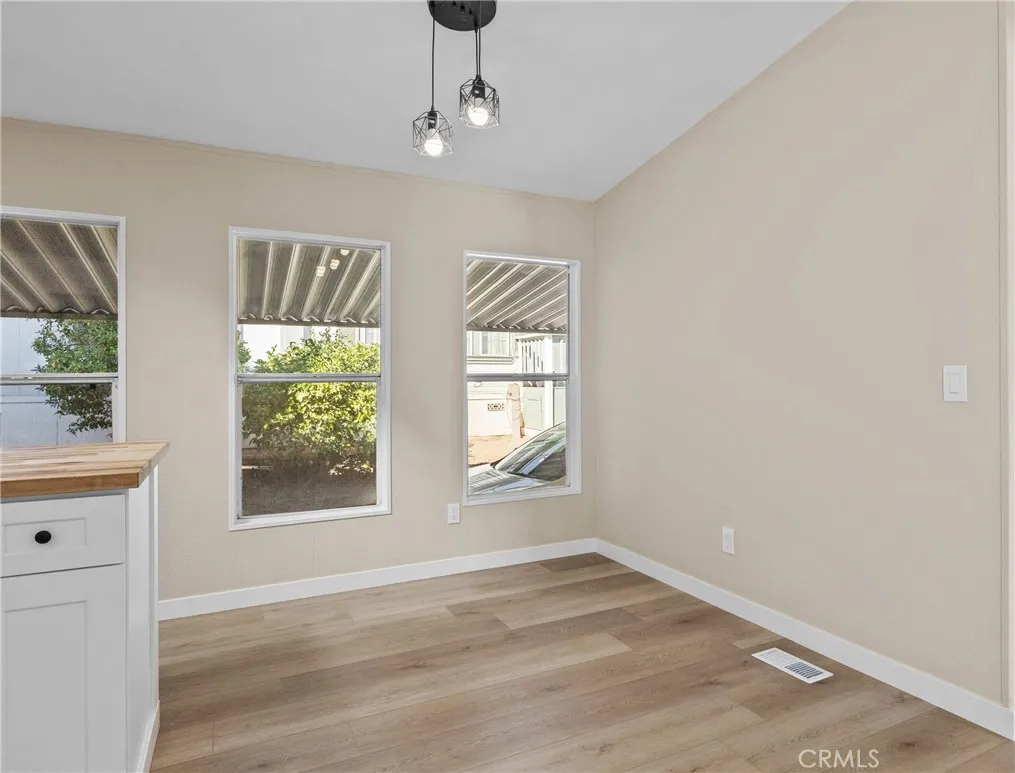 https://cdn.realtyfeed.com/cdn/127/306505777/91e26ab6138ff977f8eda7bb979d411b.webp