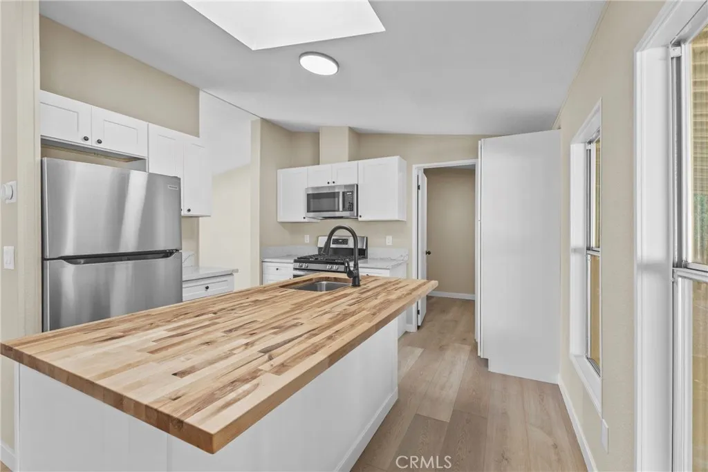 https://cdn.realtyfeed.com/cdn/127/306505777/c17ba28527850eda1bb0b0ee635b7c40.webp