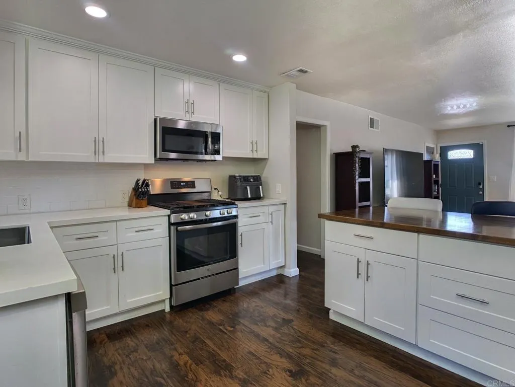 https://cdn.realtyfeed.com/cdn/127/306505785/40a5c1d7b3499c79489e1592849f6cb9.webp