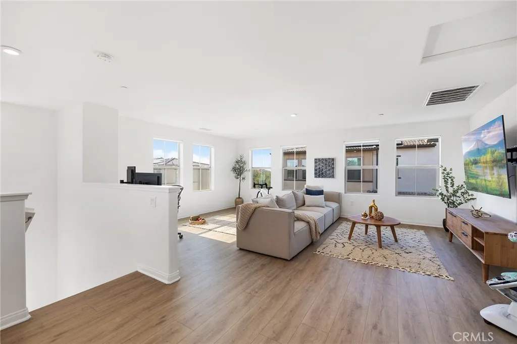 https://cdn.realtyfeed.com/cdn/127/306505800/3ca8c99b39ebb57f7b5a3b375c88c348.webp
