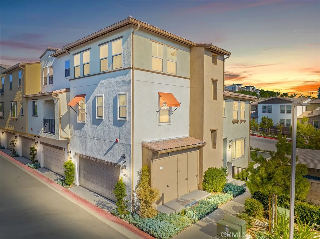 MLS: ND25169515 Condo For Sale