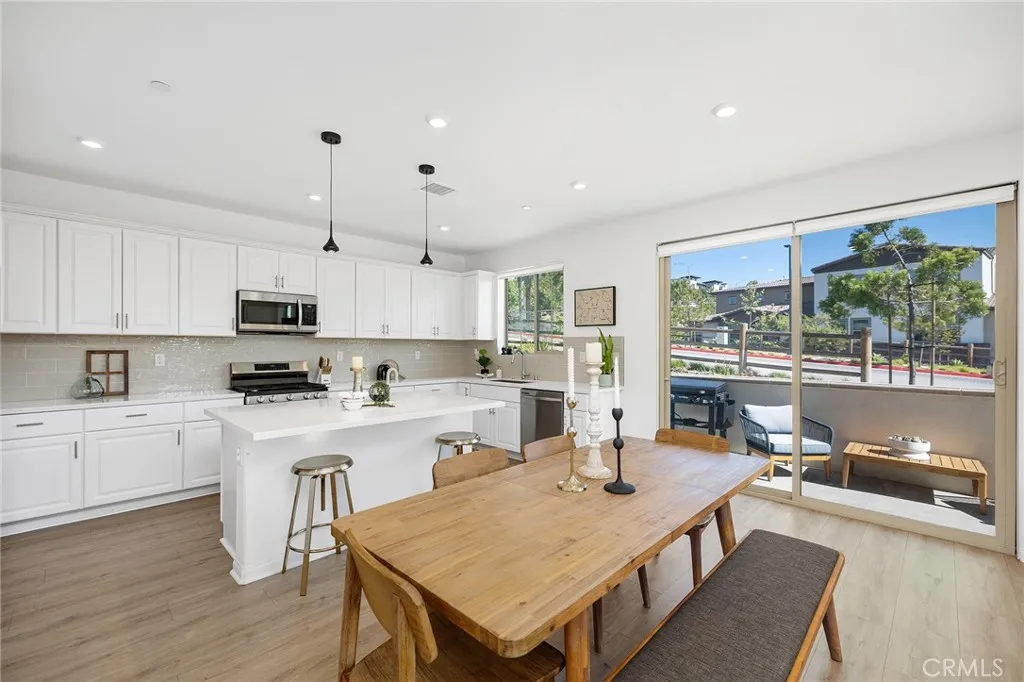 https://cdn.realtyfeed.com/cdn/127/306505800/cab13c754e1ebdb4fe83ac4ad2f1bd43.webp