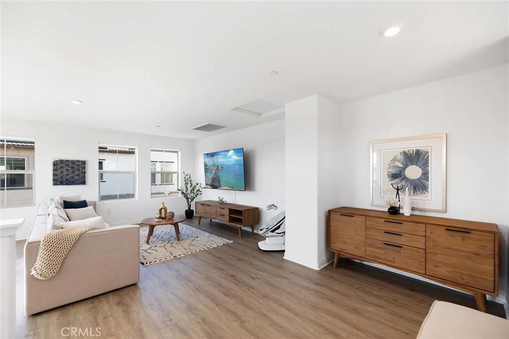 https://cdn.realtyfeed.com/cdn/127/306505800/cc738505bbd2b8de575de7f391f66f85.webp