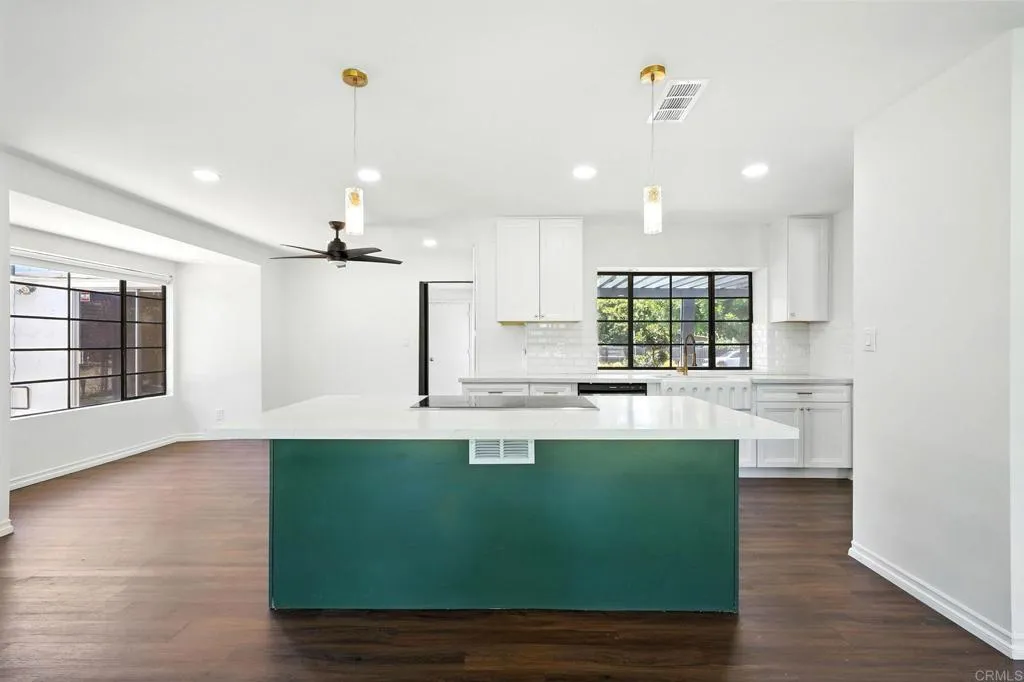 https://cdn.realtyfeed.com/cdn/127/306505873/6d0750f21e4e4041b9015689c0ffbcf7.webp